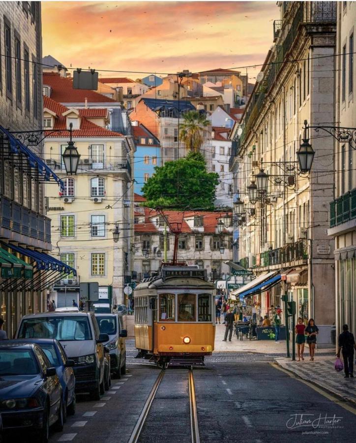 Tejo House River Lisbon Almada Exterior photo